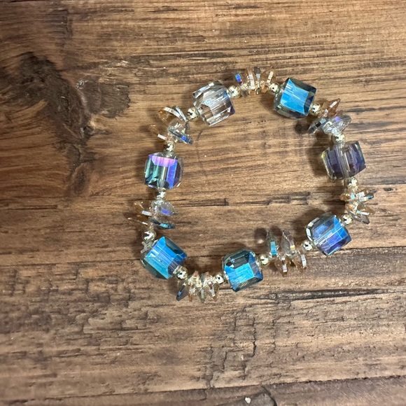 Jewelry - Elegant Blue and Gold Beaded Bracelet